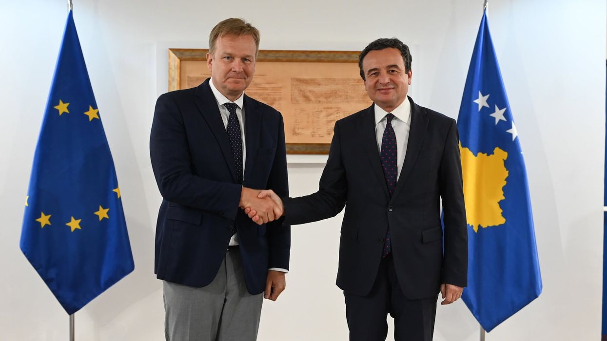 Sorensen në Kosovë, diskuton me Kurtin për dialogun dhe kthimin e gjyqtarëve serbë në institucione Sorensen në Kosovë, diskuton me Kurtin për dialogun dhe kthimin e gjyqtarëve serbë në institucione