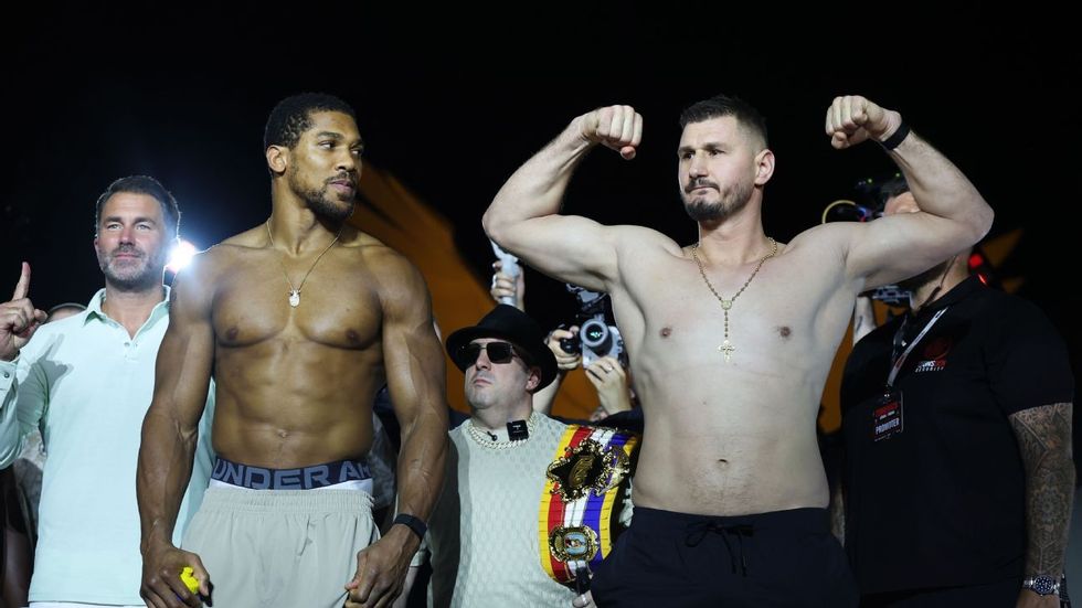 Sonte përballja e madhe: Kristian Prenga sfidon Anthony Joshuan në Arabinë Saudite