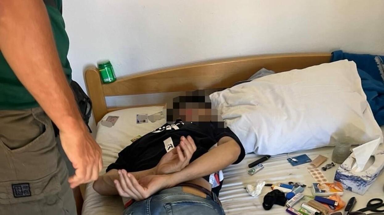 Arrestohet në Ulqin një shtetas i Kosovës, dyshohet për disa vjedhje dhe posedim heroine