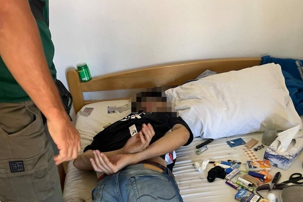 Arrestohet në Ulqin një shtetas i Kosovës, dyshohet për disa vjedhje dhe posedim heroine