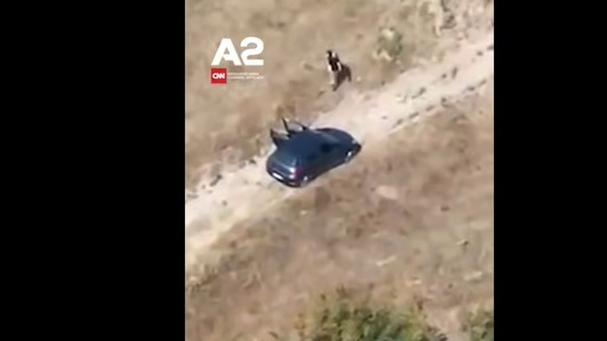 Pamje dramatike, momenti kur shpëtohet Rozalinda Plaka - e mbajtur peng nga Nertil Buzi