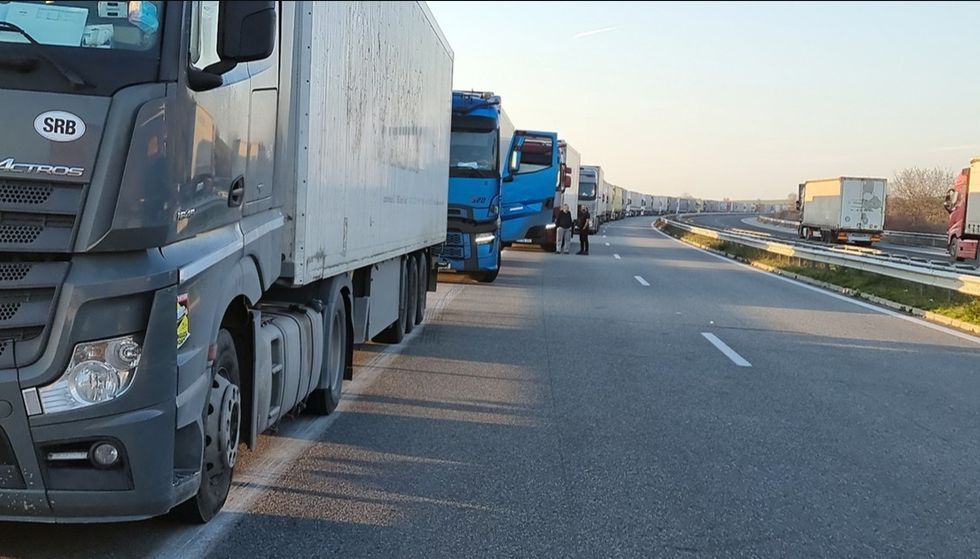 Të dielën nuk do të ketë ndalim për automjetet e rënda të transportit