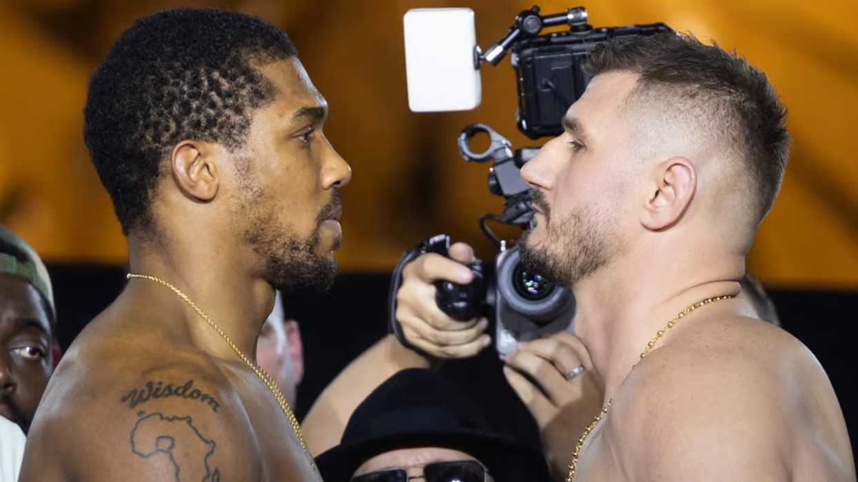 Mësohet ora kur pritet të fillojë super dueli mes Anthony Joshuas dhe Kristian Prengës