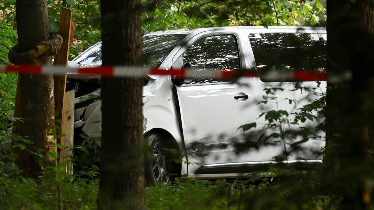 Një i vdekur dhe 16 të lënduar nga sulmi me furgon mbi turmën në Paradën e Krenarisë në Berlin