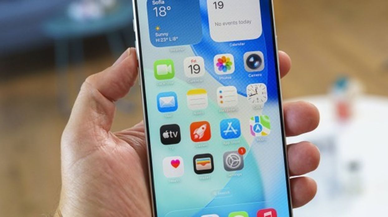 Apple dëshiron të kursejë para në ekranin e iPhone 18 Pro Max Apple dëshiron të kursejë para në ekranin e iPhone 18 Pro Max