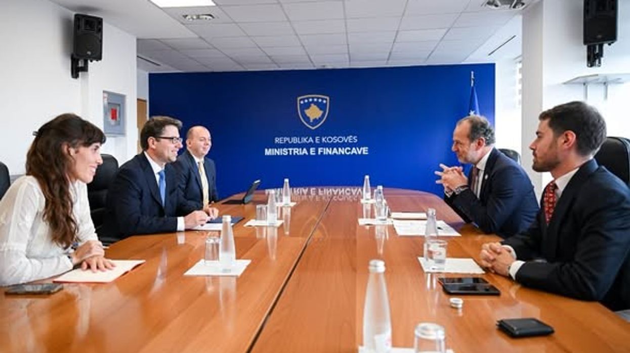 Murati nënshkruan marrëveshje 60 milionë euro me Francën për “Prishtina 2030” Murati nënshkruan marrëveshje 60 milionë euro me Francën për “Prishtina 2030”