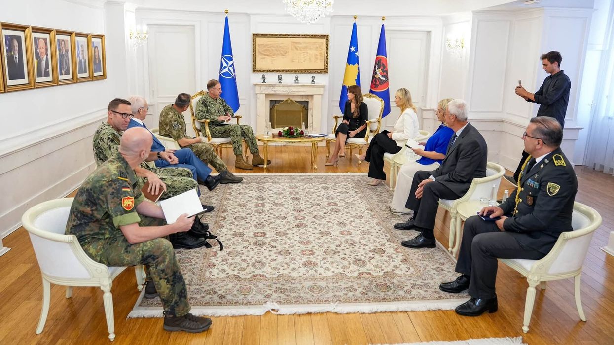 Haxhiu takohet me komandantin e Komandës Aleate në Napoli: Anëtarësimi në NATO mbetet synim strategjik i Kosovës Haxhiu takohet me komandantin e Komandës Aleate në Napoli: Anëtarësimi në NATO mbetet synim strategjik i Kosovës