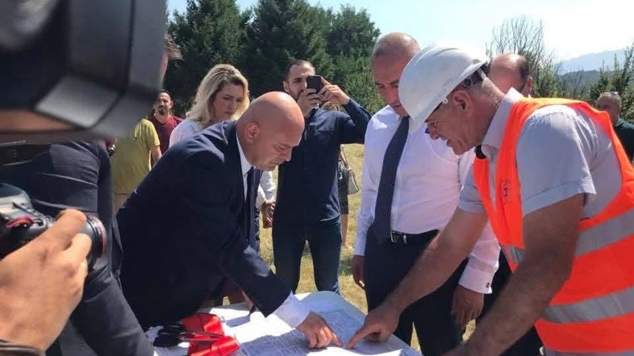 Përplasje për rrugën “Bujar Roka” në Gjakovë, Aleanca akuzon VV-në për përvetësim të projektit Përplasje për rrugën “Bujar Roka” në Gjakovë, Aleanca akuzon VV-në për përvetësim të projektit