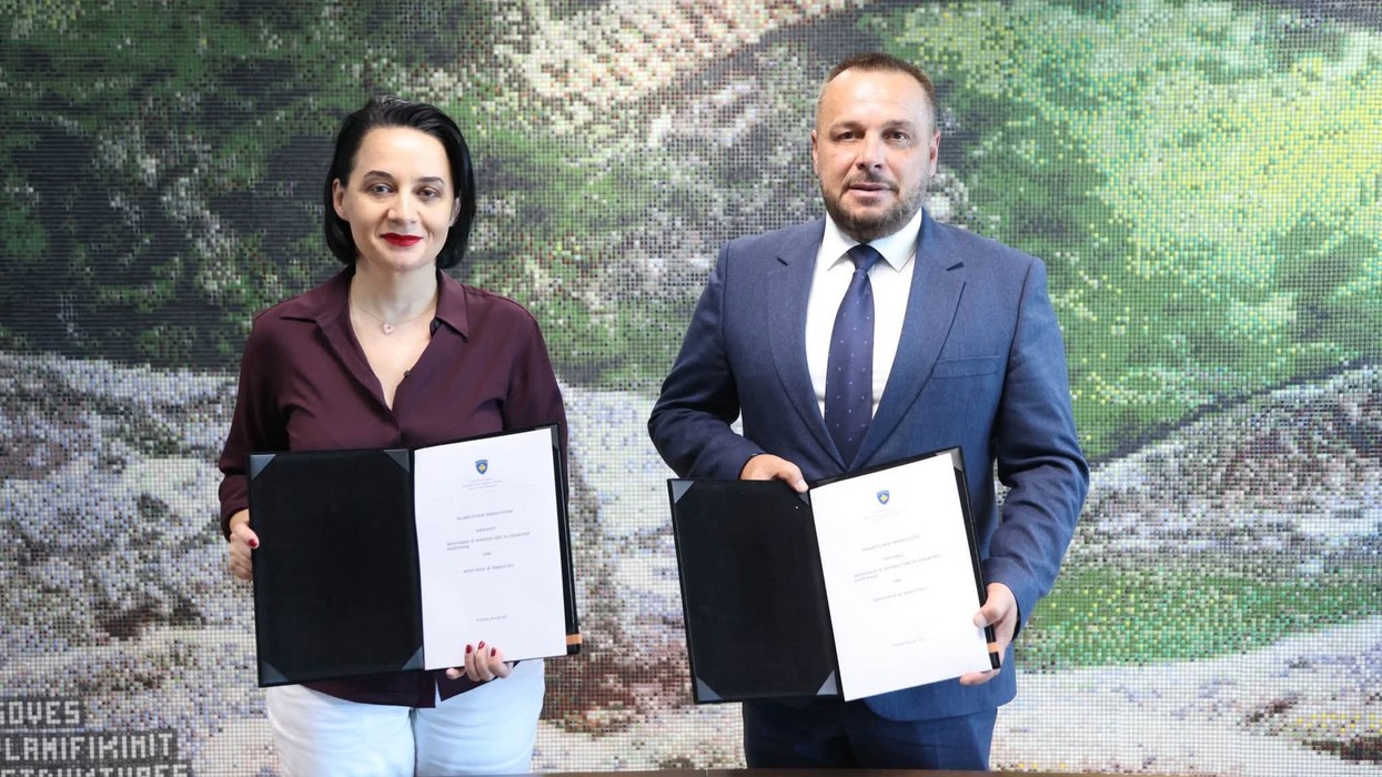 MMPHI dhe Ministria e Mbrojtjes nënshkruajnë marrëveshje për bashkëpunim në mbrojtjen e mjedisit