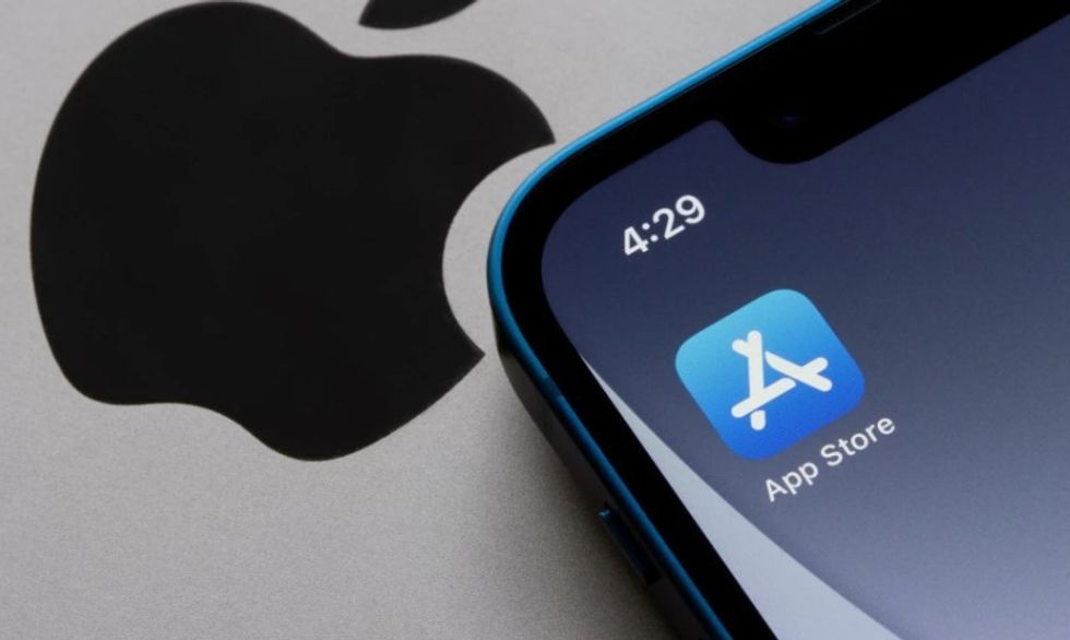 Apple paditet për mashtrim me kriptovaluta në App Store – përdoruesve iu vodhën 1.8 milion dollarë