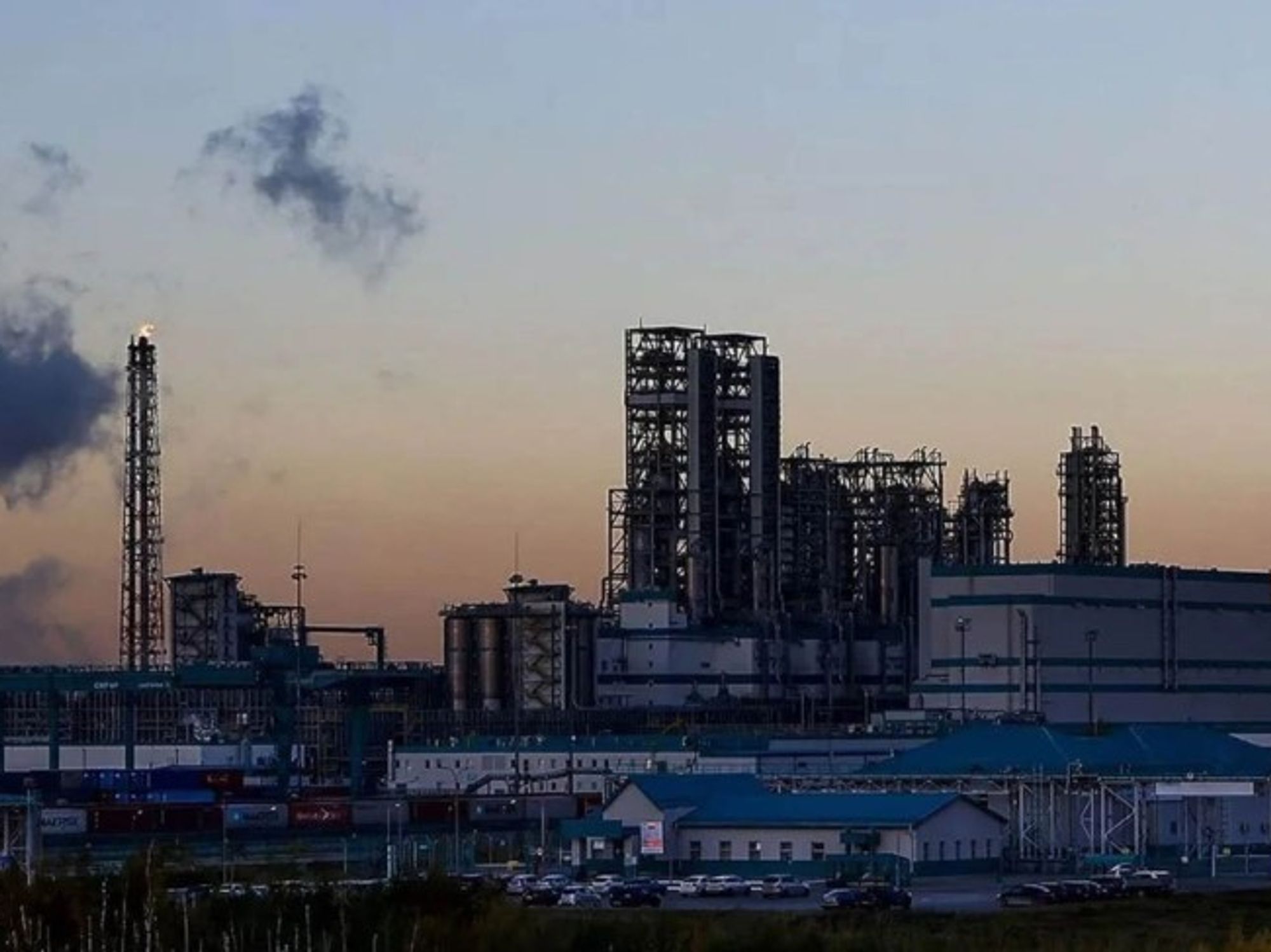 Edhe një problem për Putinin, rafineria në Siberi ndalon punën pas sulmit ajror ukrainas Edhe një problem për Putinin, rafineria në Siberi ndalon punën pas sulmit ajror ukrainas
