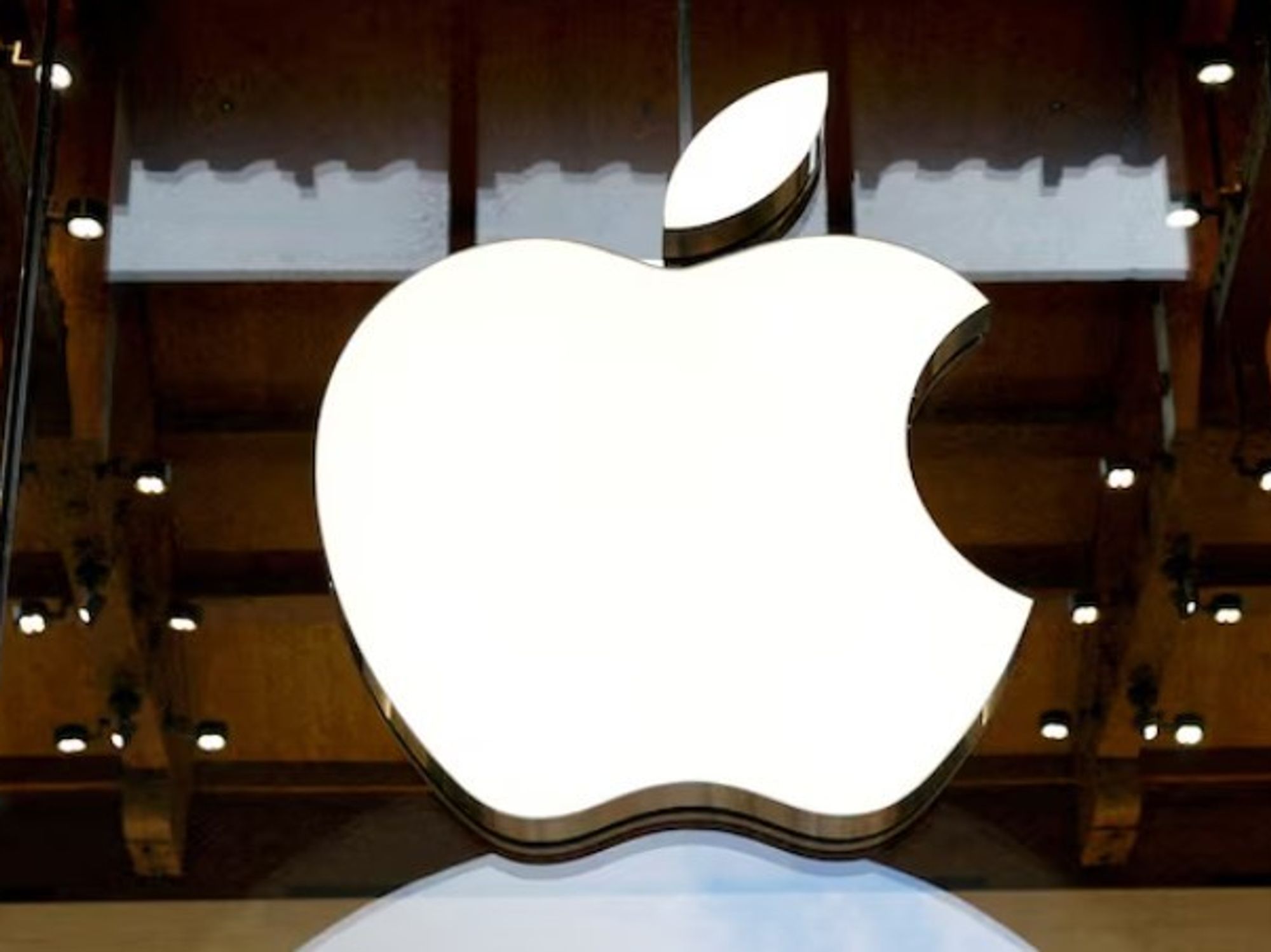 Apple prek për herë të parë vlerën prej pesë trilionë dollarësh Apple prek për herë të parë vlerën prej pesë trilionë dollarësh
