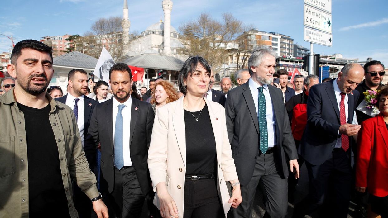 Turqia ndalon kryetaren opozitare të Üsküdarit, operacioni zgjerohet në Stamboll Turqia ndalon kryetaren opozitare të Üsküdarit, operacioni zgjerohet në Stamboll