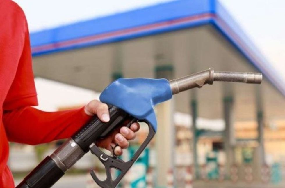 Nafta dhe benzina sërish më shtrenjtë – MINTI publikon çmimet e derivateve