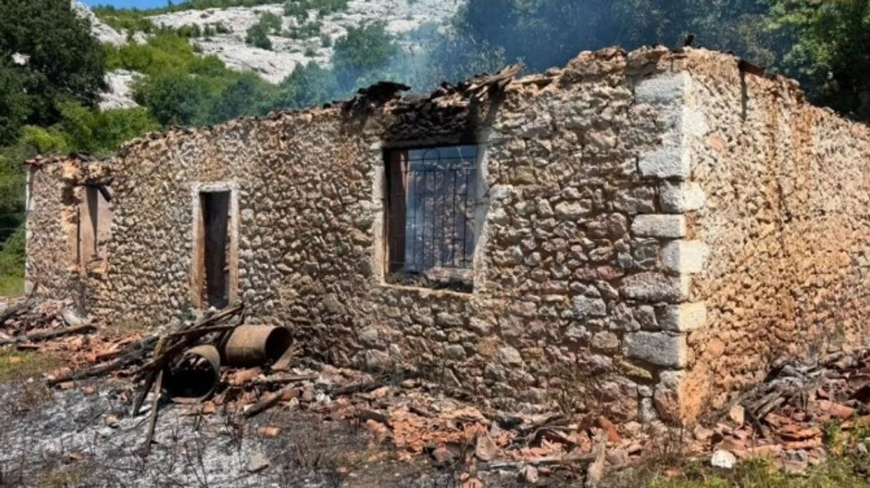 Një banesë e shkrumbuar në Postribë të Shkodrës, dyshohet për një fëmijë të vdekur Një banesë e shkrumbuar në Postribë të Shkodrës, dyshohet për një fëmijë të vdekur