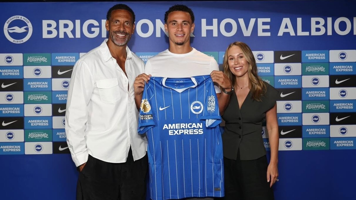 Djali i Rio Ferdinand nënshkruan kontratën e parë profesionale me klubin e njohur anglez