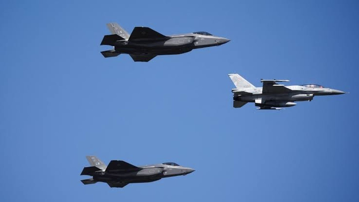 Sulmet ruse lënë të paktën shtatë të vdekur në Ukrainë, Polonia ngre avionët luftarakë
