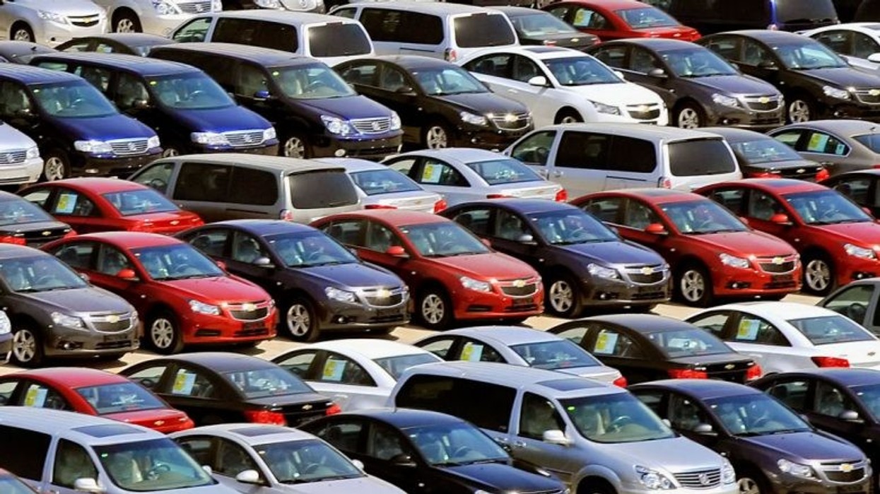 Inspektohen 65 auto-parkingje në Prishtinë, evidentohen shkelje të ndryshme