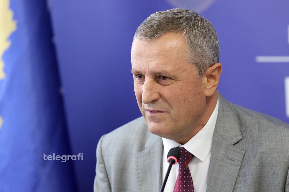 Dyshimet për varrezë masive – fillojnë gërmimet, Isufaj në Kalludër të Vogël: Identifikimi i mbetjeve mortore do të kërkojë kohë