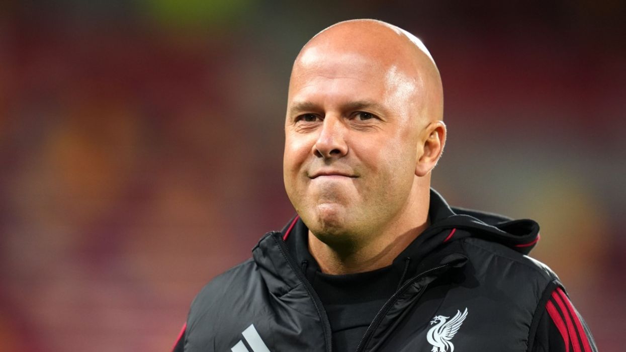 Arne Slot nuk humb kohë pas shkarkimit nga Liverpooli, afër të marrë drejtimin e gjigantit arab Arne Slot nuk humb kohë pas shkarkimit nga Liverpooli, afër të marrë drejtimin e gjigantit arab