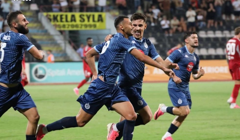 Dinamo e Tiranës e eliminon Aluminij, avancon në rrethin tjetër kualifikues