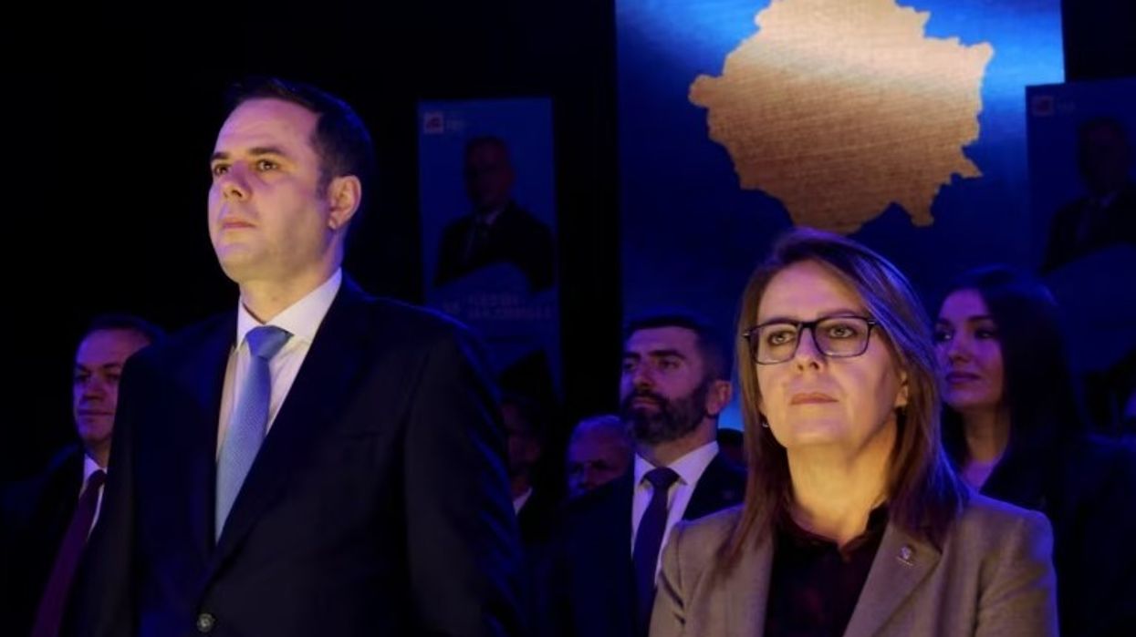 Bajrami flet pasi Abdixhiku mbeti kryetar i LDK-së Bajrami flet pasi Abdixhiku mbeti kryetar i LDK-së