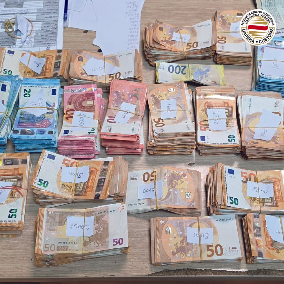 Dogana e Maqedonisë ndalon shtetasin grek me 124 mijë euro, ia konfiskon mbi 64 mijë euro
