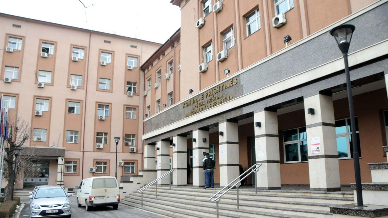 Kryeqyteti reagon pas pretendimeve ndaj shefit të kabinetit të Përparim Ramës, kërkon trajtim nga drejtësia Kryeqyteti reagon pas pretendimeve ndaj shefit të kabinetit të Përparim Ramës, kërkon trajtim nga drejtësia