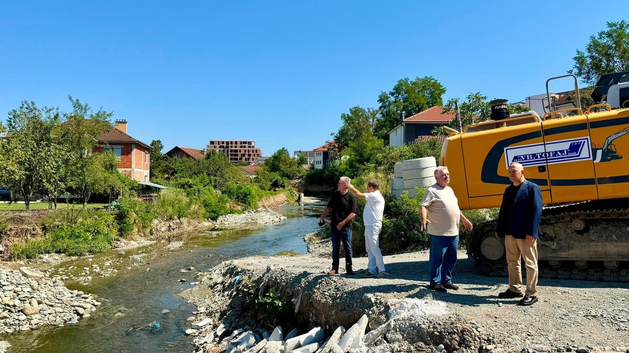 Gjini: Në Gjakovë janë përfunduar 33 akse rrugore, investime mbi 1.43 milion euro