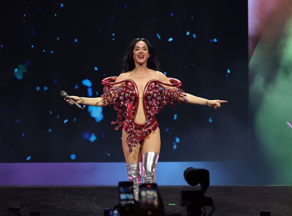 Gjithçka gati për natën e parë të Sunny Hill Festival, Katy Perry ngjitet sonte në skenën kryesore