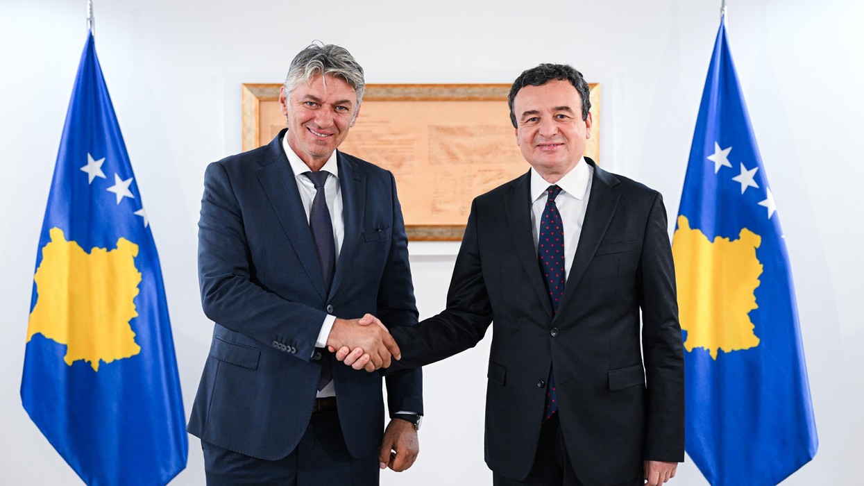 Sela pas takimit me Kurtin: Partitë shiptare në Maqedoni të shërohen nga "sëmundja e pushtetit"