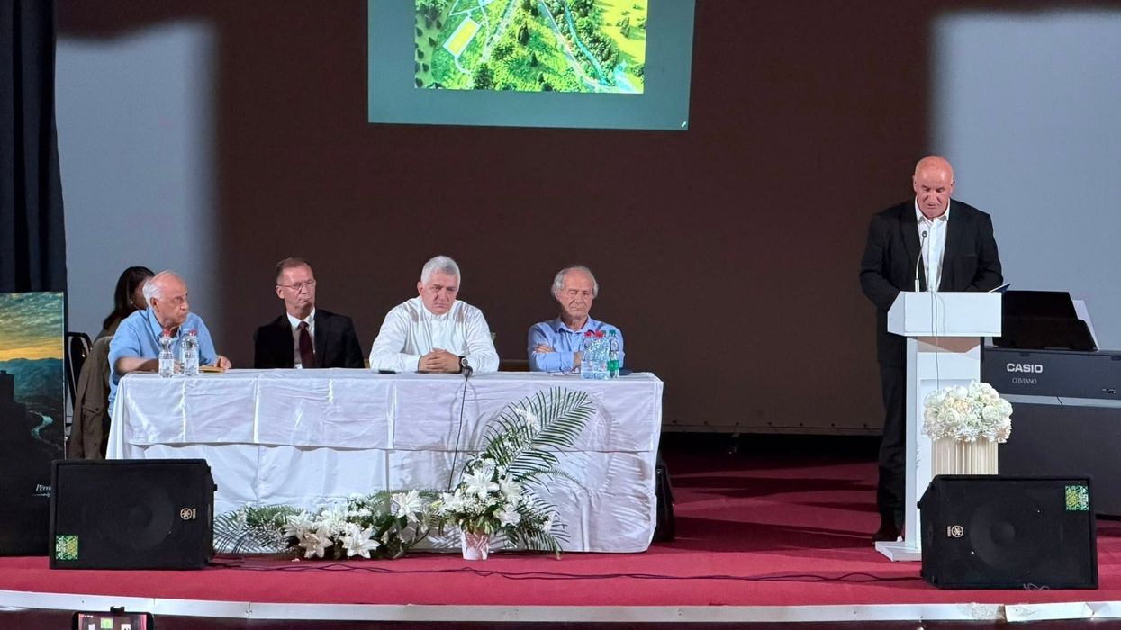 Në Viti u mbajt Simpoziumi Shkencor “Kalaja e Binçës – Histori, Trashëgimi, Shqipëri” Në Viti u mbajt Simpoziumi Shkencor “Kalaja e Binçës – Histori, Trashëgimi, Shqipëri”