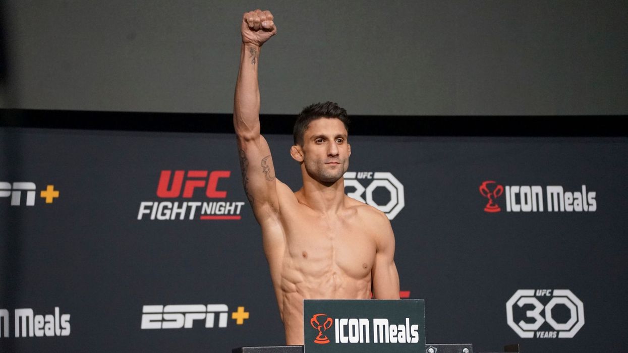 Luftëtari i UFC-së vdes pasi pësoi një atak në zemër në gjumë Luftëtari i UFC-së vdes pasi pësoi një atak në zemër në gjumë