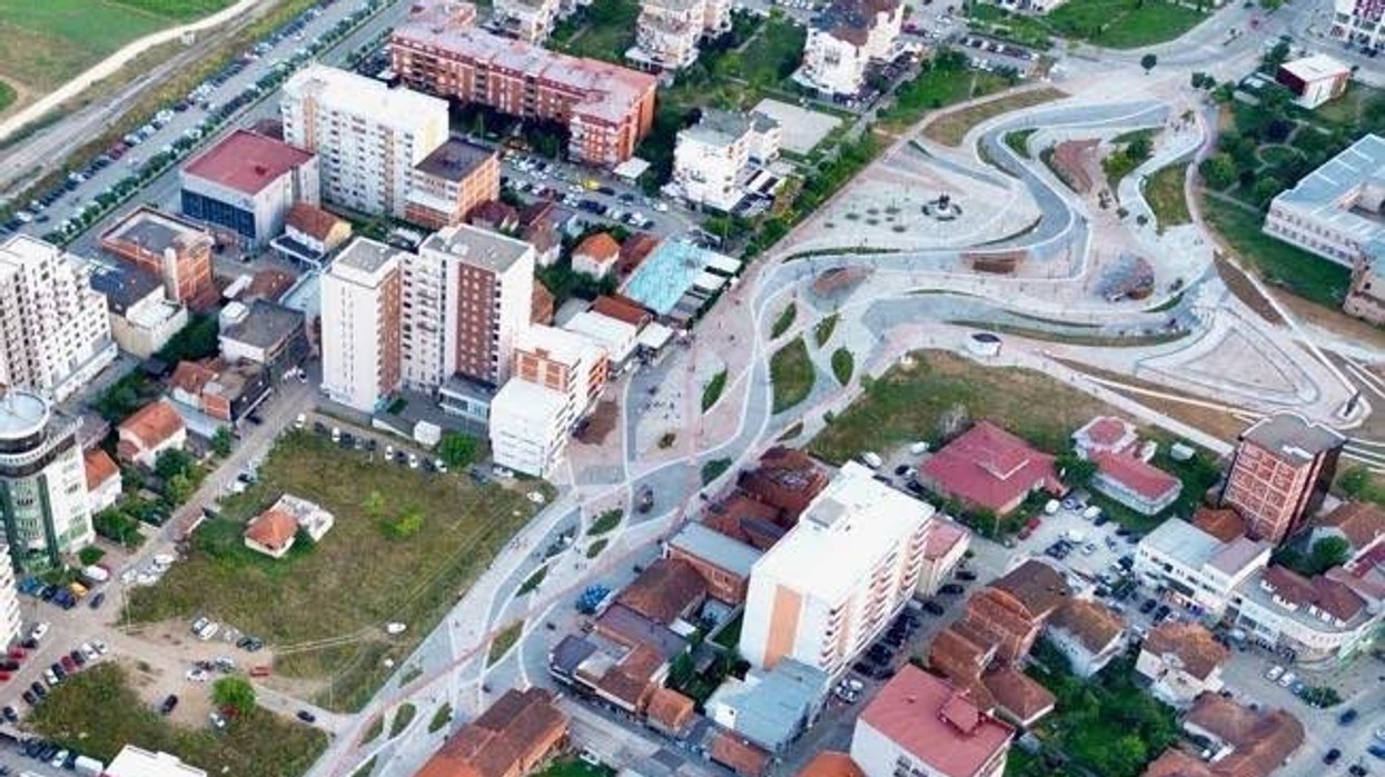 Komuna e Drenasit hap aplikimin për shfrytëzimin e përkohshëm të hapësirave publike në shesh