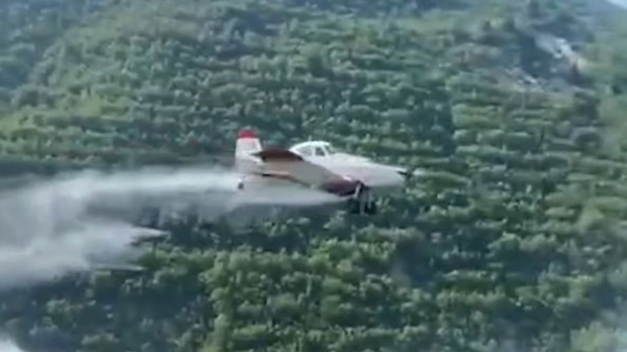 Avioni i parë zjarrfikës ka nisur punën për shuarjen e zjarreve, Rama: Gusht sfidues, na gjen më të fortë dhe të përgatitur Avioni i parë zjarrfikës ka nisur punën për shuarjen e zjarreve, Rama: Gusht sfidues, na gjen më të fortë dhe të përgatitur
