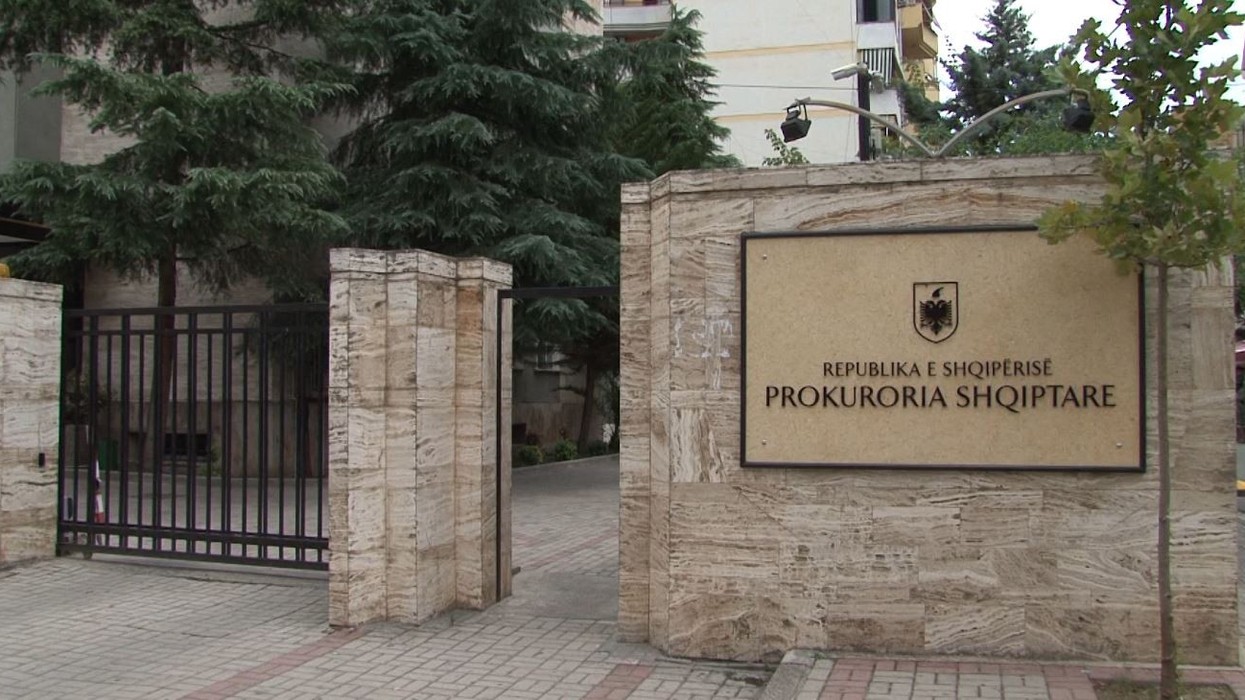 Mashtronin të huajt se do të rifitonin paratë e humbura në “Call Center”, Prokuroria e Tiranës dërgon në gjyq 3 persona