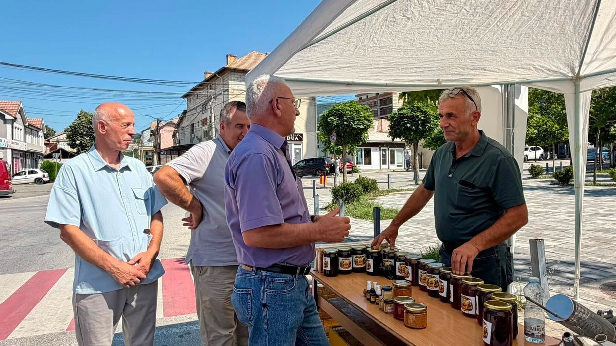 Han i Elezit organizon me sukses Panairin Tradicional, marrin pjesë 15 prodhues vendorë Han i Elezit organizon me sukses Panairin Tradicional, marrin pjesë 15 prodhues vendorë