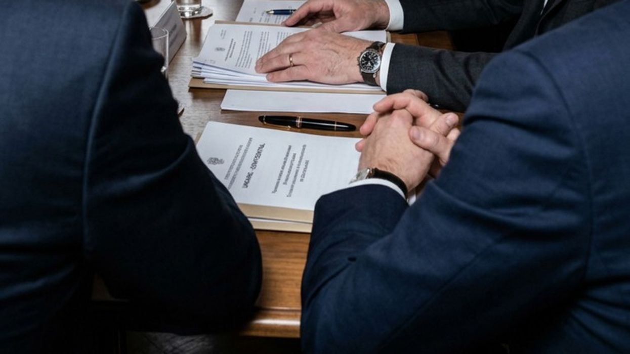 Ish-zyrtarë evropianë zhvilluan bisedime sekrete me një ish-përfaqësues të Kremlinit në Vjenë Ish-zyrtarë evropianë zhvilluan bisedime sekrete me një ish-përfaqësues të Kremlinit në Vjenë
