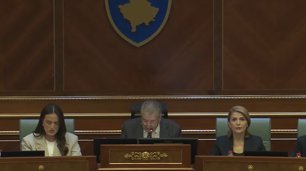 Nis seanca konstituive, udhëhiqet nga Avni Dehari