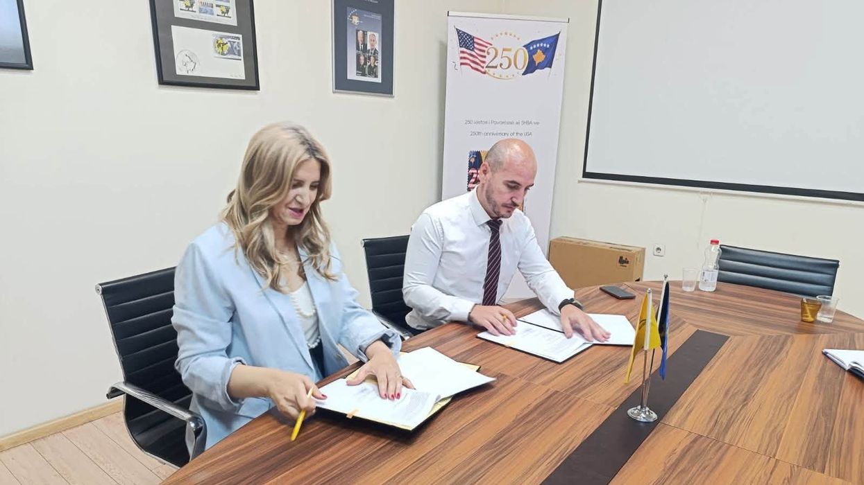 Qytetarët e Obiliqit mund të paguajnë faturat e mbeturinave edhe në Postën e Kosovës Qytetarët e Obiliqit mund të paguajnë faturat e mbeturinave edhe në Postën e Kosovës