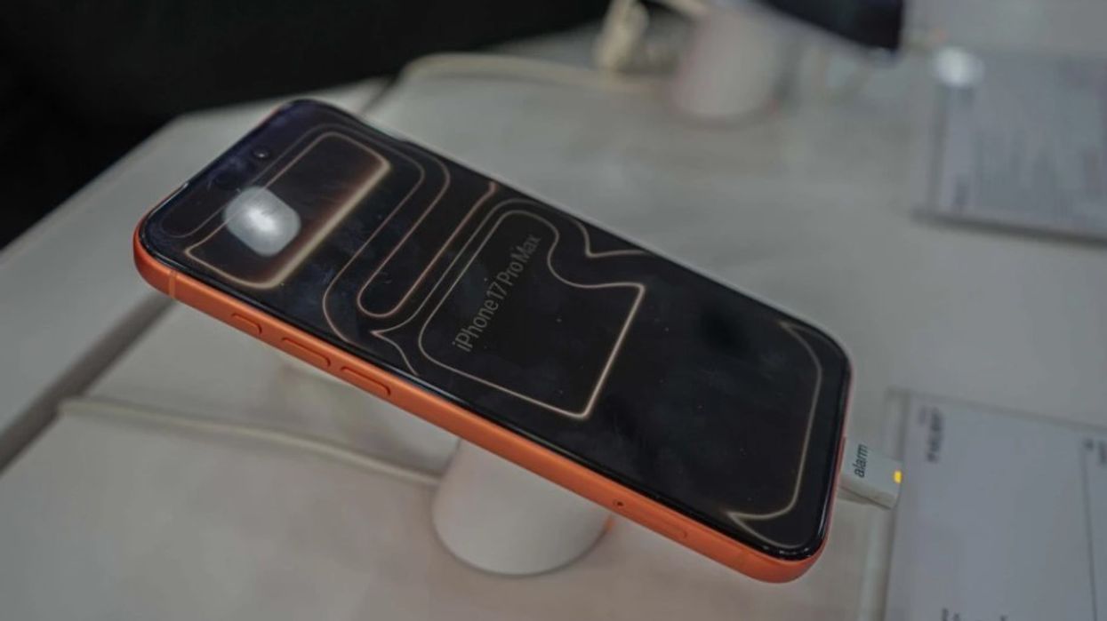 Apple thuhet se po teston iPhone më të madh ndonjëherë Apple thuhet se po teston iPhone më të madh ndonjëherë