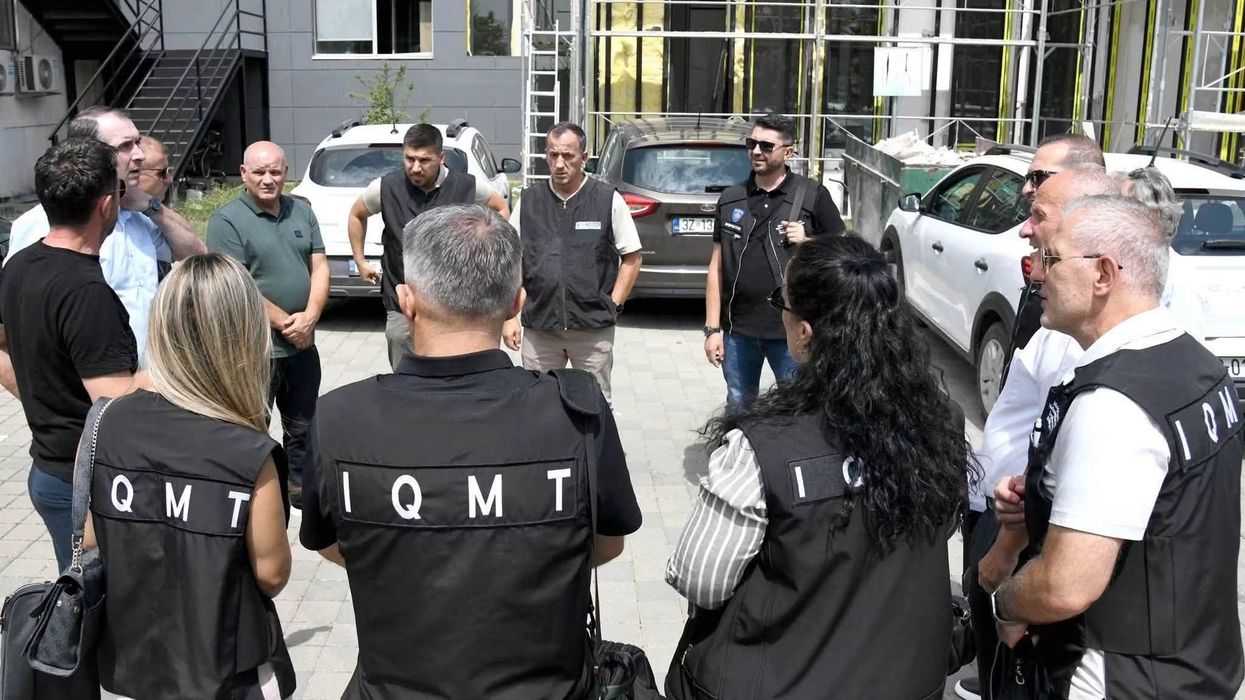 Inspektorati merr mostra të ujit që përdor “Vita” në procesin e prodhimit të qumështit Inspektorati merr mostra të ujit që përdor “Vita” në procesin e prodhimit të qumështit