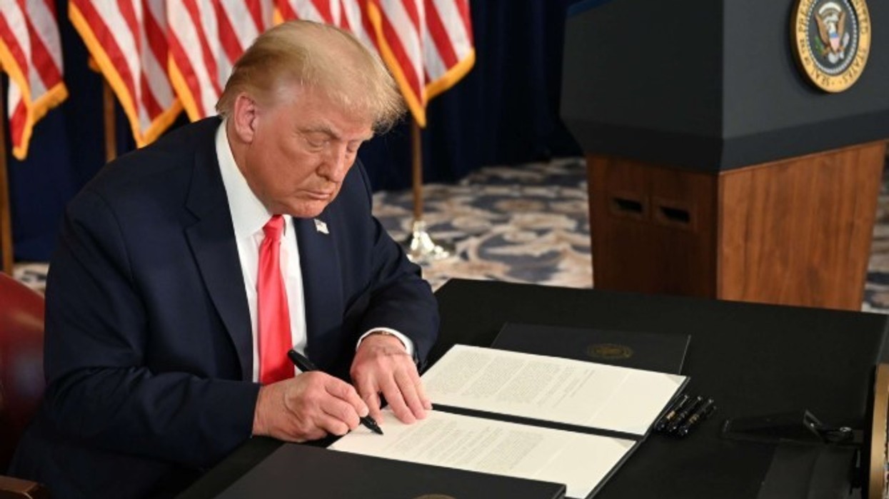 Trump nënshkruan urdhrin ekzekutiv - nuk ka shtetësi amerikane përmes lindjes së fëmijëve