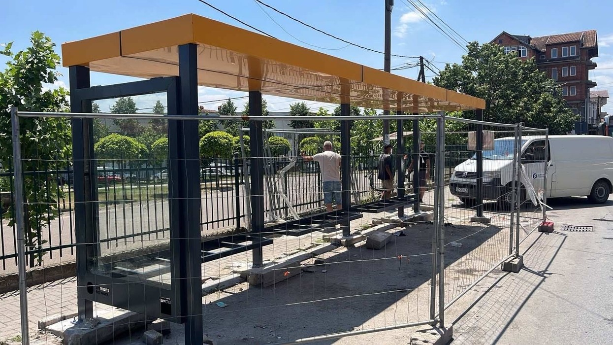 Pas zvarritjeve, rifillon projekti për vendosjen e pritoreve të autobusëve në Shkabaj