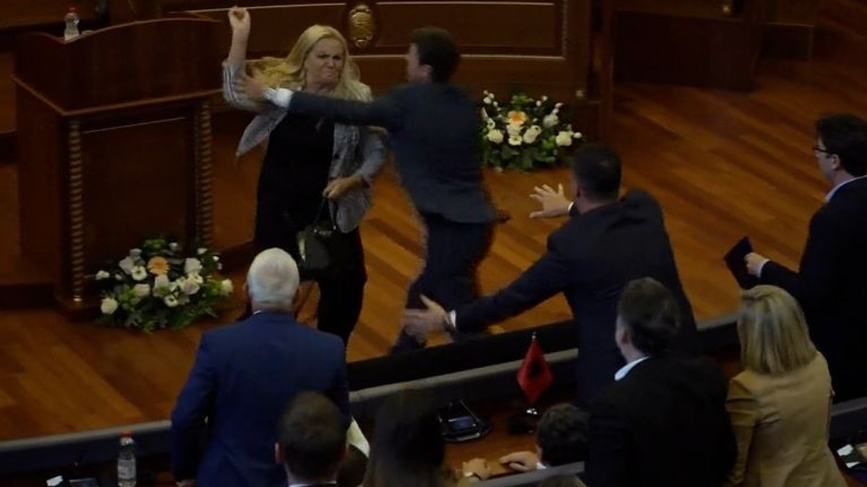 Hedhja e vezëve ndaj Kurtit, lajm edhe në mediat botërore