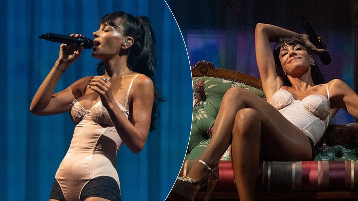 “West End Girl” në Cornwall, Lily Allen mahnit në skenë me korse sateni dhe dantella