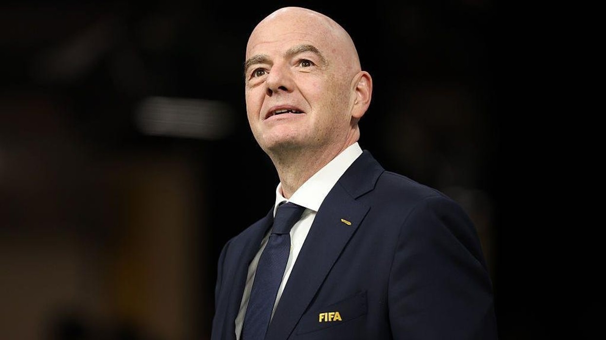 UEFA shqyrton hetimin ndaj Gianni Infantinos për një lidhje të dyshuar dhe një pagesë gjashtëshifrore