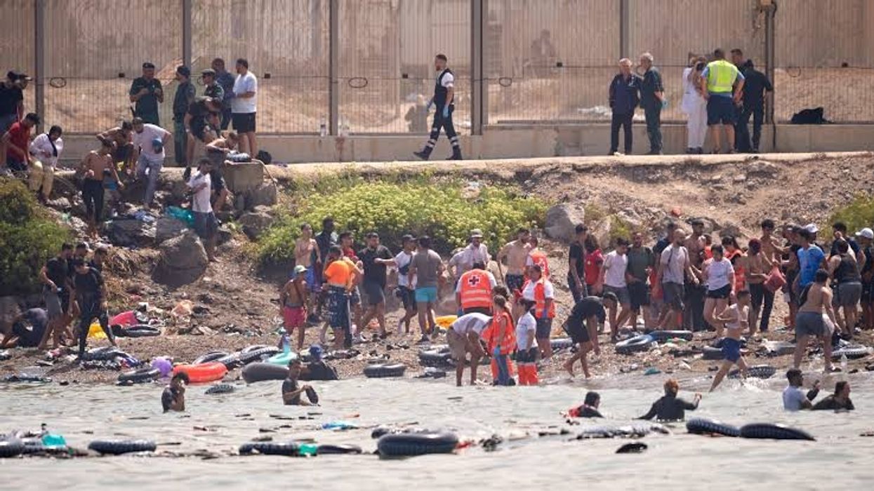 Alarm në Ceuta, raportohen raste përdhunimi ndaj të miturve pas fluksit të emigrantëve Alarm në Ceuta, raportohen raste përdhunimi ndaj të miturve pas fluksit të emigrantëve