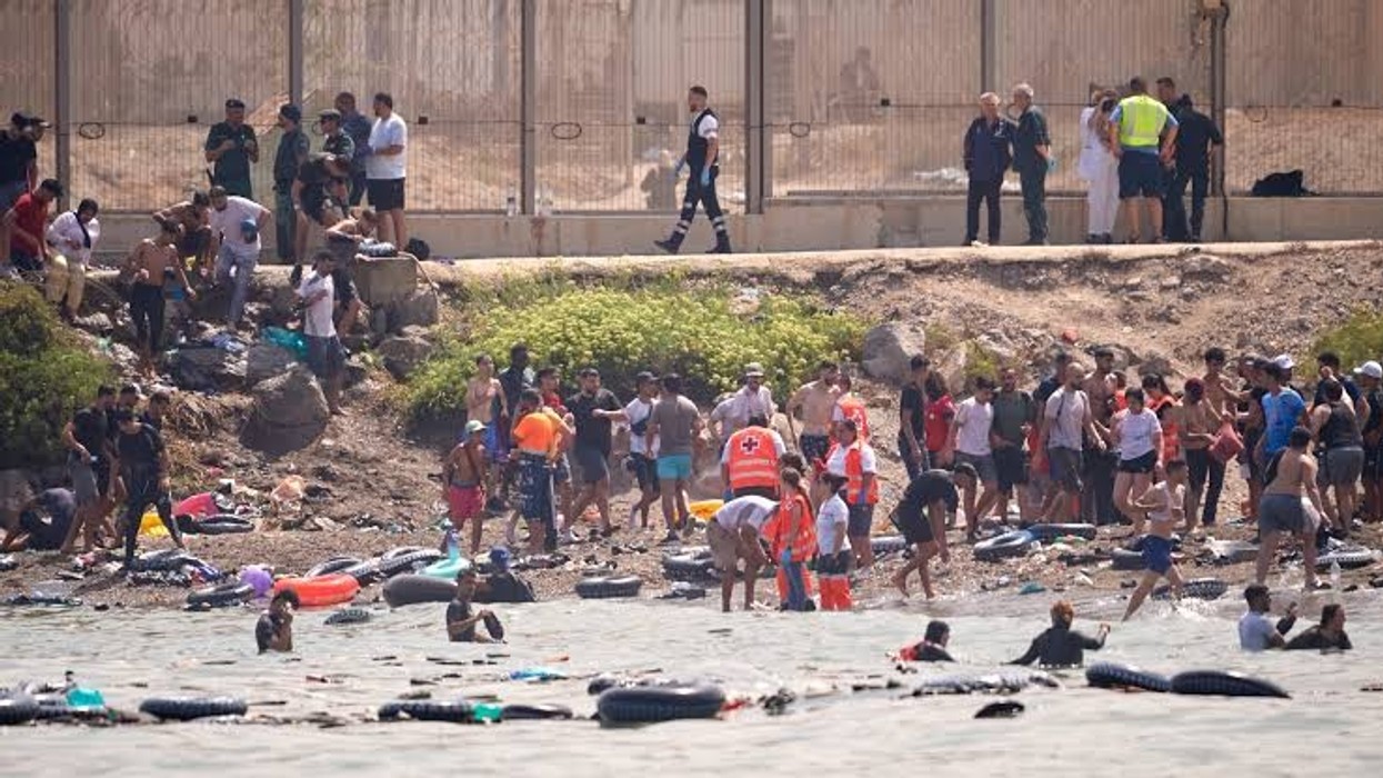 Alarm në Ceuta, raportohen raste përdhunimi ndaj të miturve pas fluksit të emigrantëve