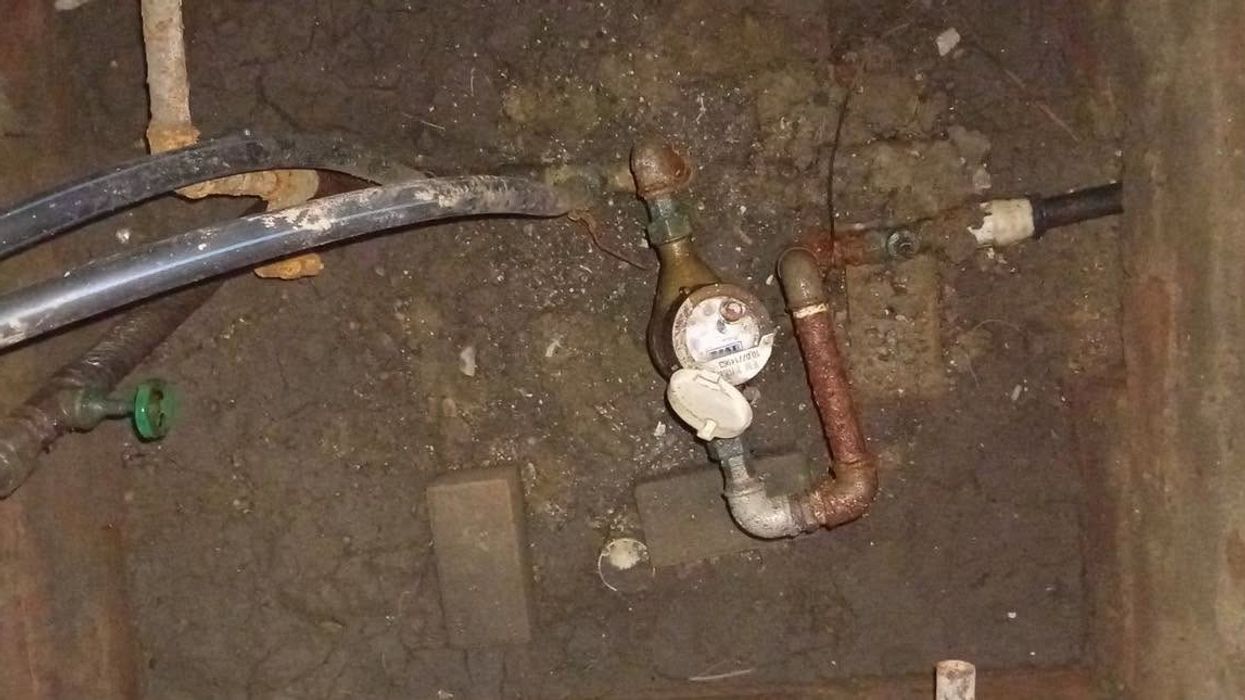 Zbulohen më shumë lidhje ilegale sesa legale në sheshin “Xhorxh Bush” në Prishtinë Zbulohen më shumë lidhje ilegale sesa legale në sheshin “Xhorxh Bush” në Prishtinë